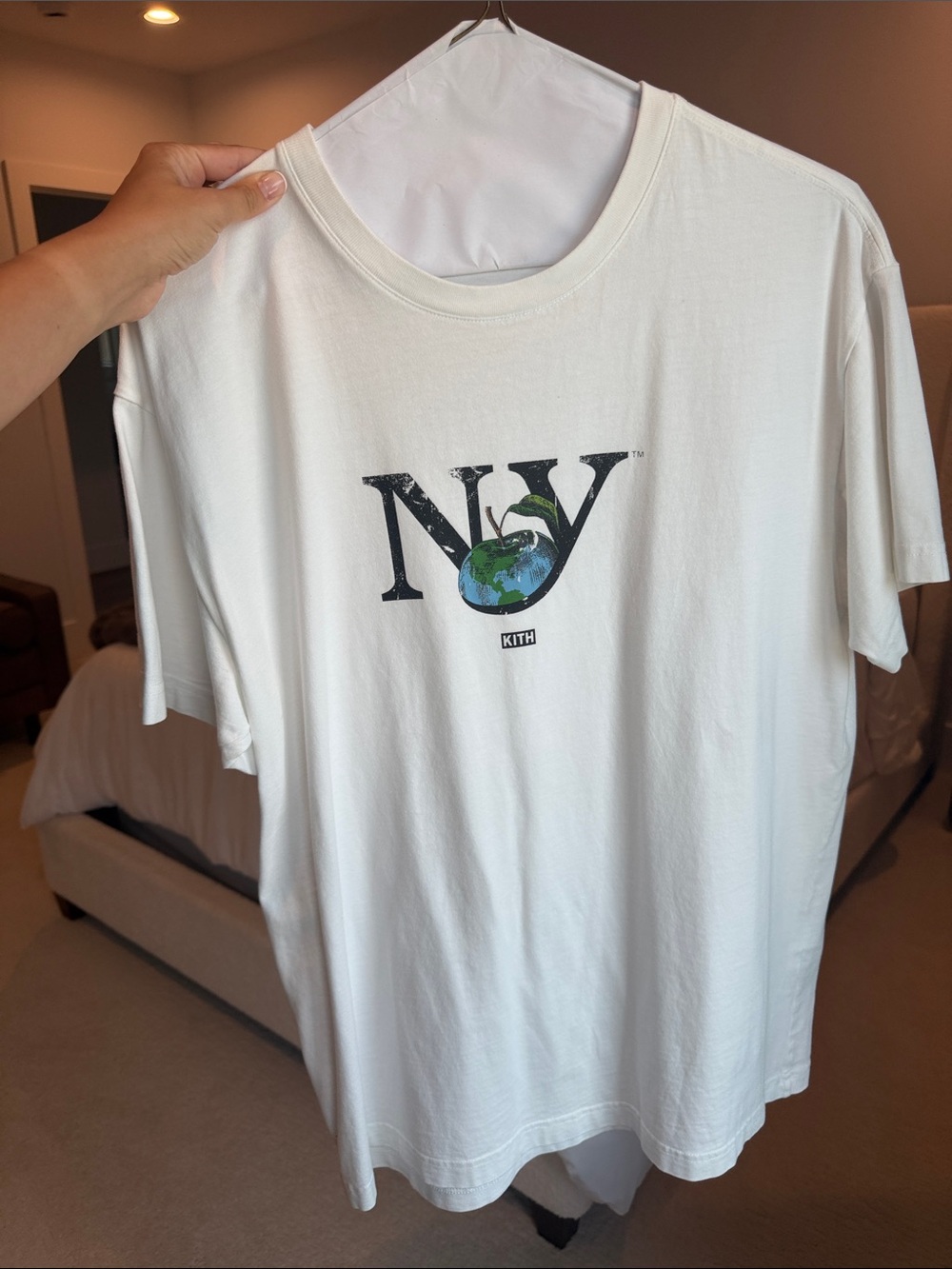 Kith White NYV Globe Graphic men’s Tee